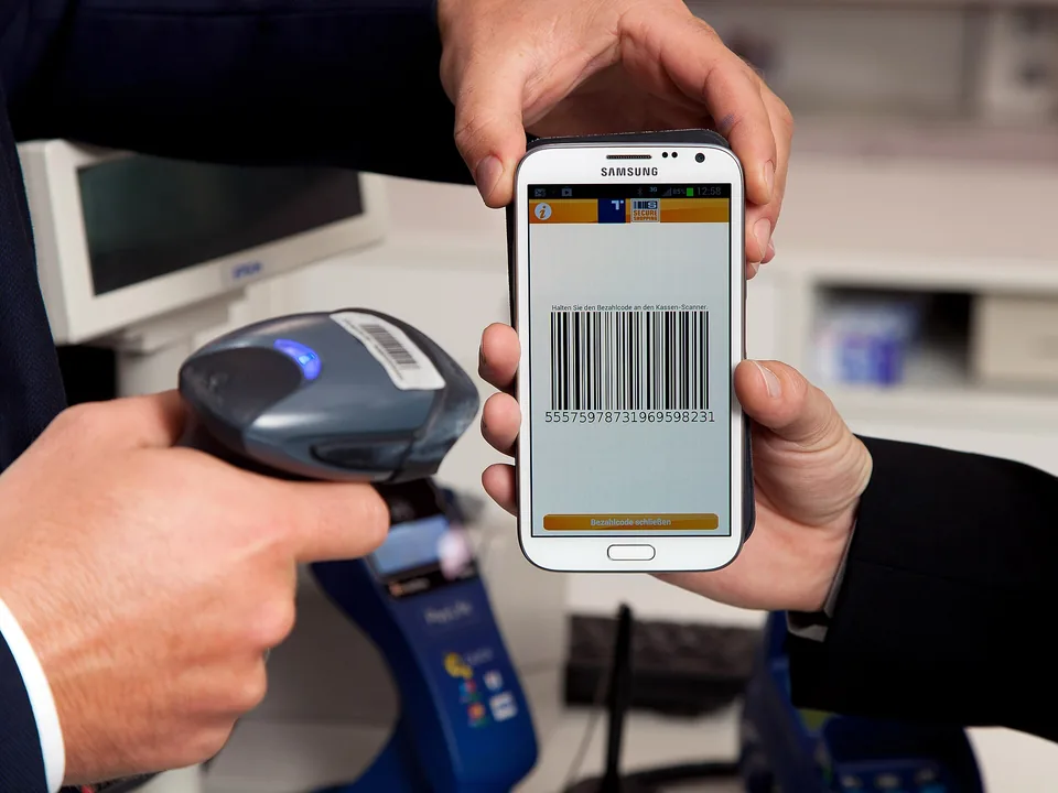 Paiement par smartphone sur terminal : le mobile money remplace de plus en plus les espèces